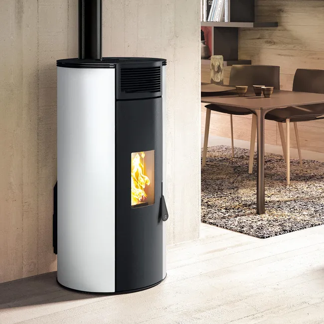 Estufa a pellet CASATELLI Leonardo 8 blanca de 7,2 kW