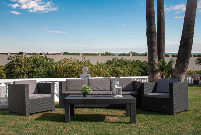 Set de porche y jardín Tropea de resina trenzada para 5 personas